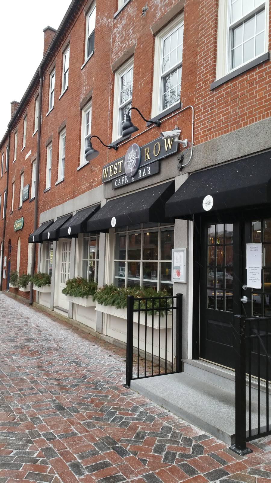 West Row Cafe & Bar | restaurant | 2567, 35 Market Square, Newburyport, MA 01950, USA | 9785721471 OR +1 978-572-1471