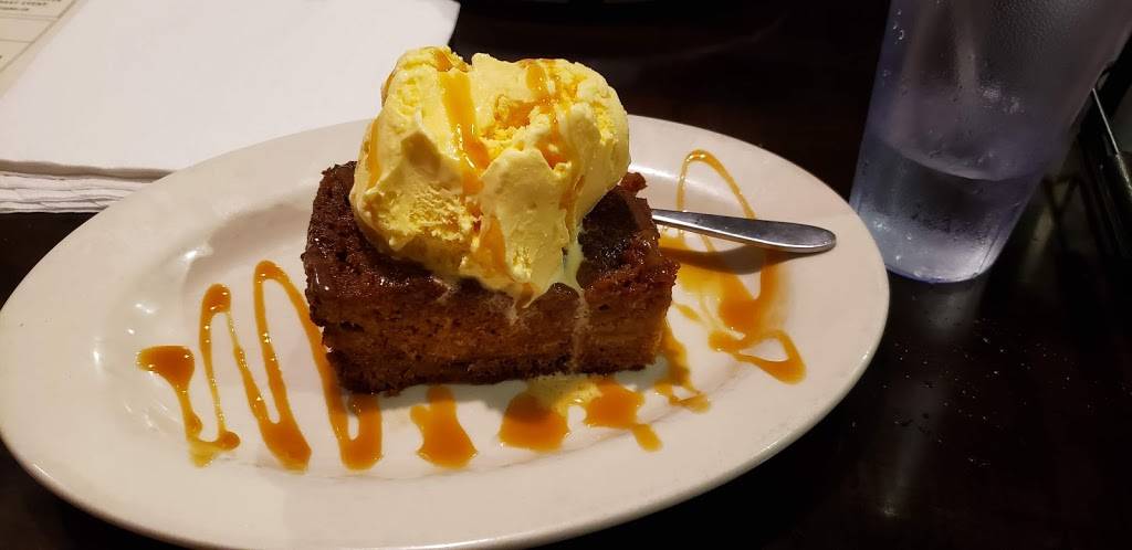 Flyin Pig | restaurant | 13560 Waterford Pl, Midlothian, VA 23112, USA | 8044474592 OR +1 804-447-4592