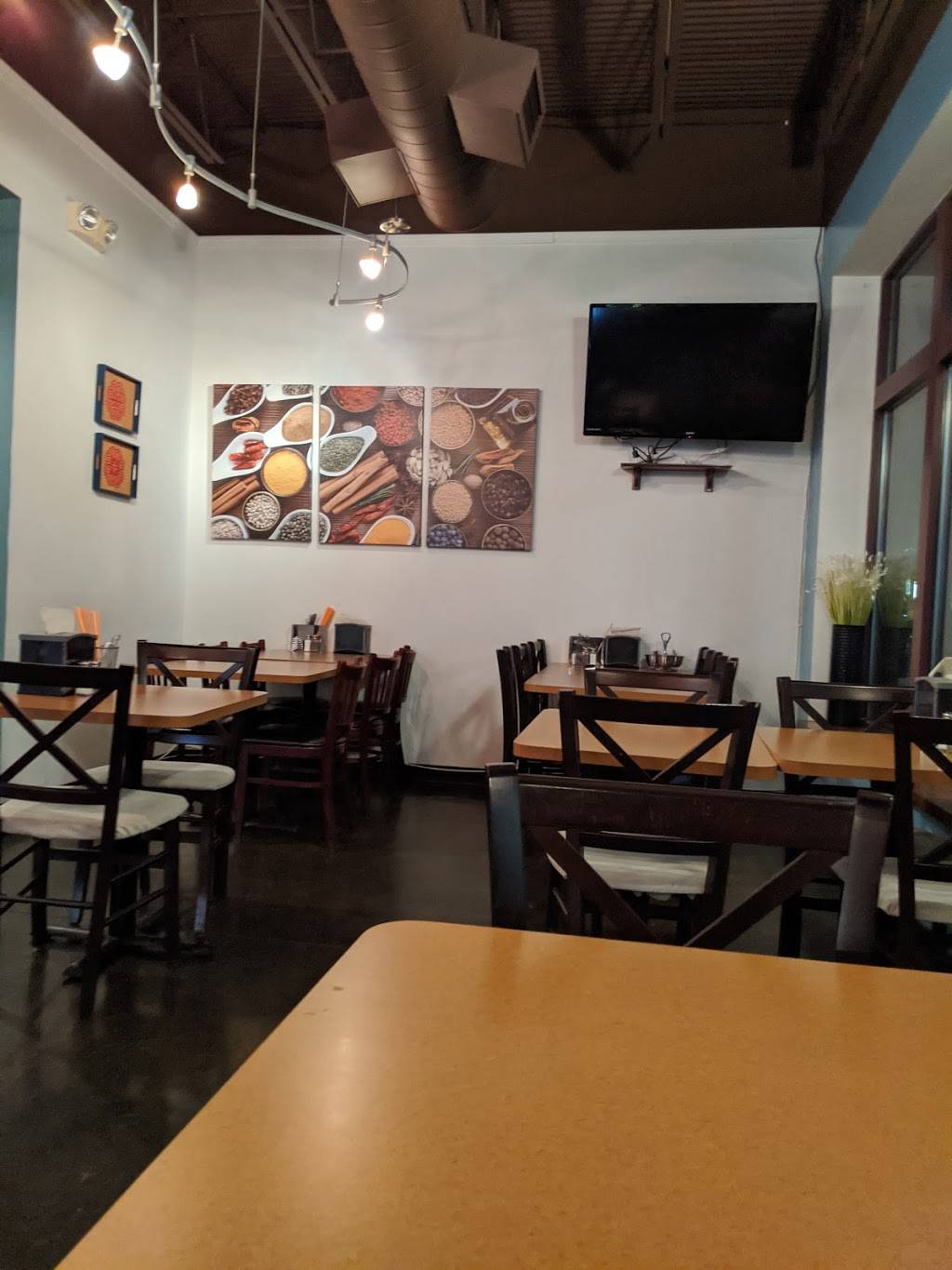 PhoComa | restaurant | 154 N Broadway, Green Bay, WI 54303, USA | 9204018012 OR +1 920-401-8012