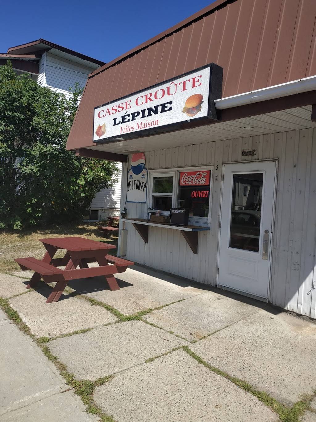 Casse-Croute Lepine | restaurant | 372 Rue Chasles, Mont-Laurier, QC J9L 2T8, Canada | 8196233700 OR +1 819-623-3700