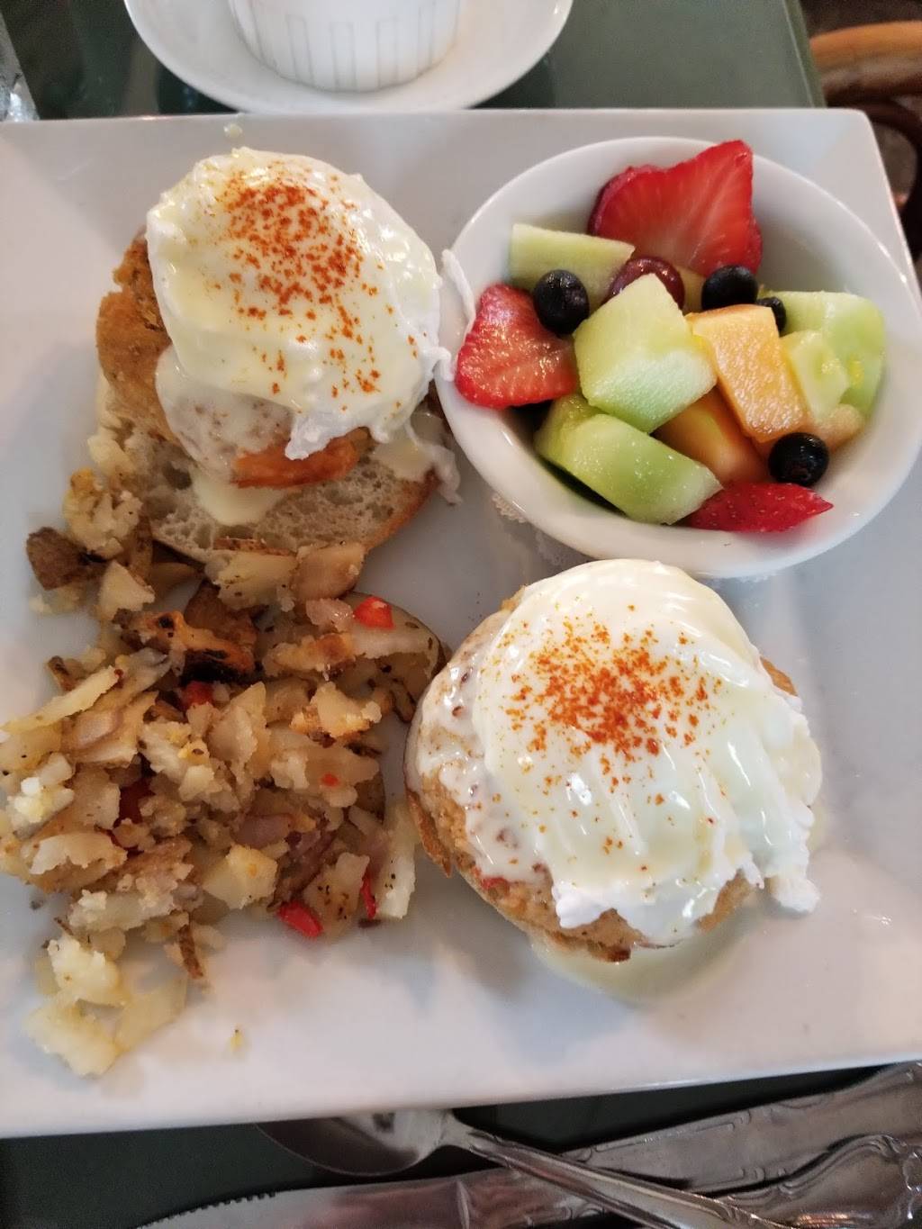 The Windsor Rose Restaurant and British Tea Room | cafe | 142 W 4th Ave, Mt Dora, FL 32757, USA | 3527352551 OR +1 352-735-2551