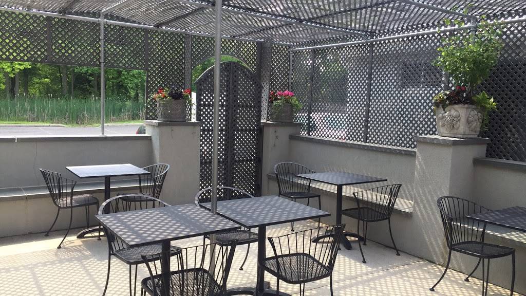 Fienis Ristorante | restaurant | 800 S Burnt Mill Rd, Voorhees Township, NJ 08043, USA | 8564282700 OR +1 856-428-2700