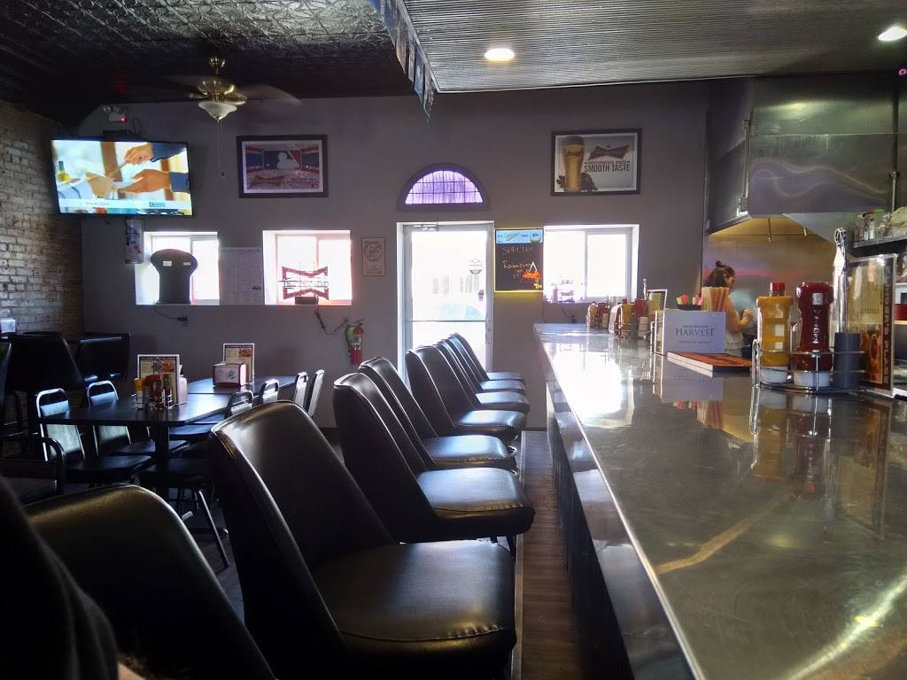 Whiskey River Bar & Grill | restaurant | 113 E 9th St, Wood River, NE 68883, USA | 3085830139 OR +1 308-583-0139