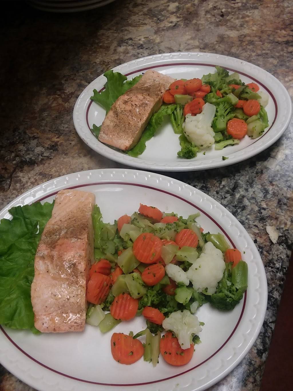 Gus & Tonys Town House Cafe | restaurant | 149-101 E Plum St, West Union, IA 52175, USA | 5634229500 OR +1 563-422-9500