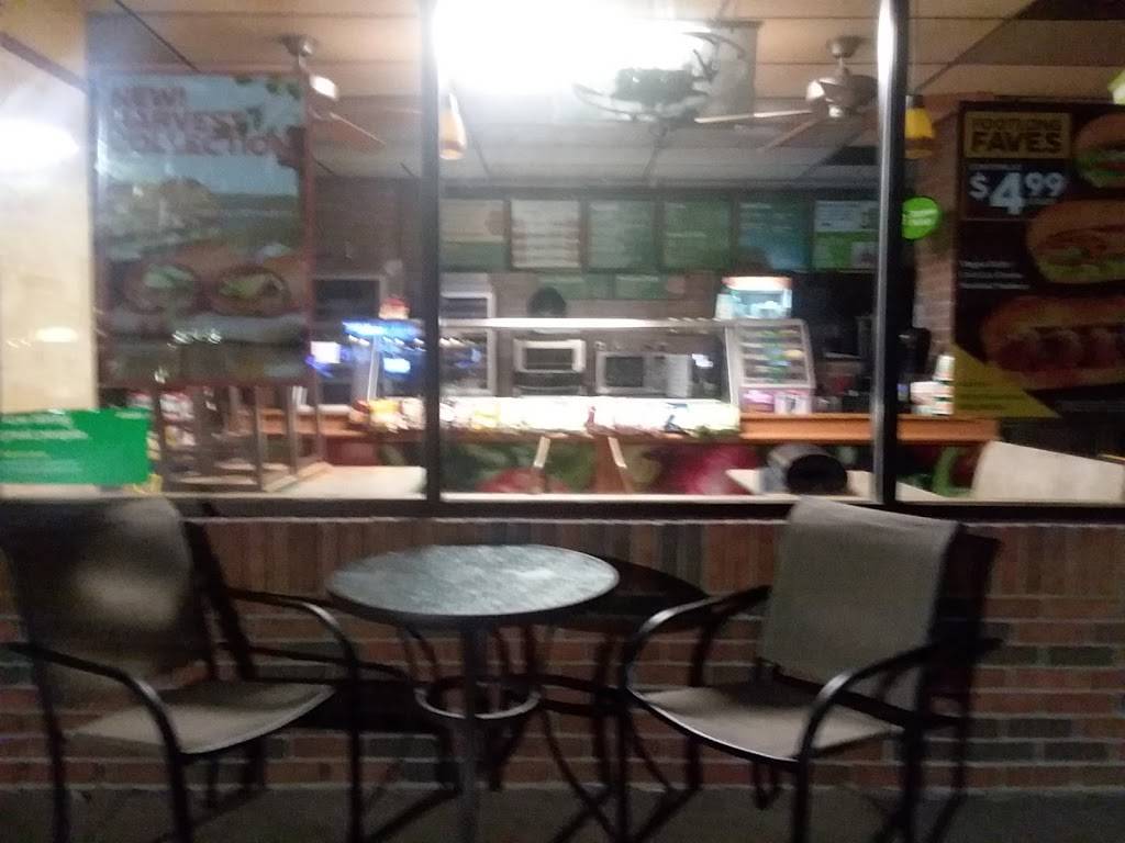 Subway Restaurants | restaurant | 524 W Fourteenth St, Traverse City, MI 49684, USA | 2319297240 OR +1 231-929-7240