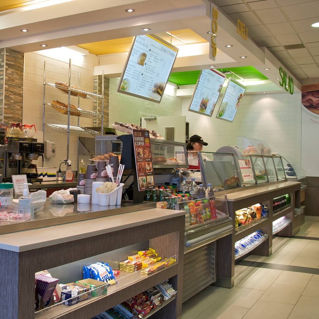 Druxys Famous Deli | restaurant | 596 Davis Dr, Newmarket, ON L3Y 2P9, Canada | 9059670808 OR +1 905-967-0808