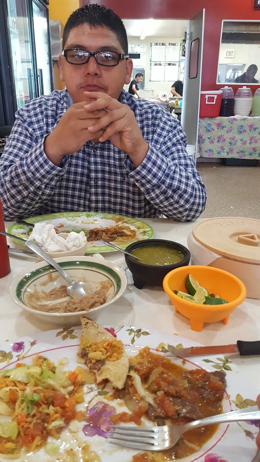 Carnitas La Michoacana | restaurant | 2049 W Cermak Rd, Chicago, IL 60608, USA | 7732542970 OR +1 773-254-2970