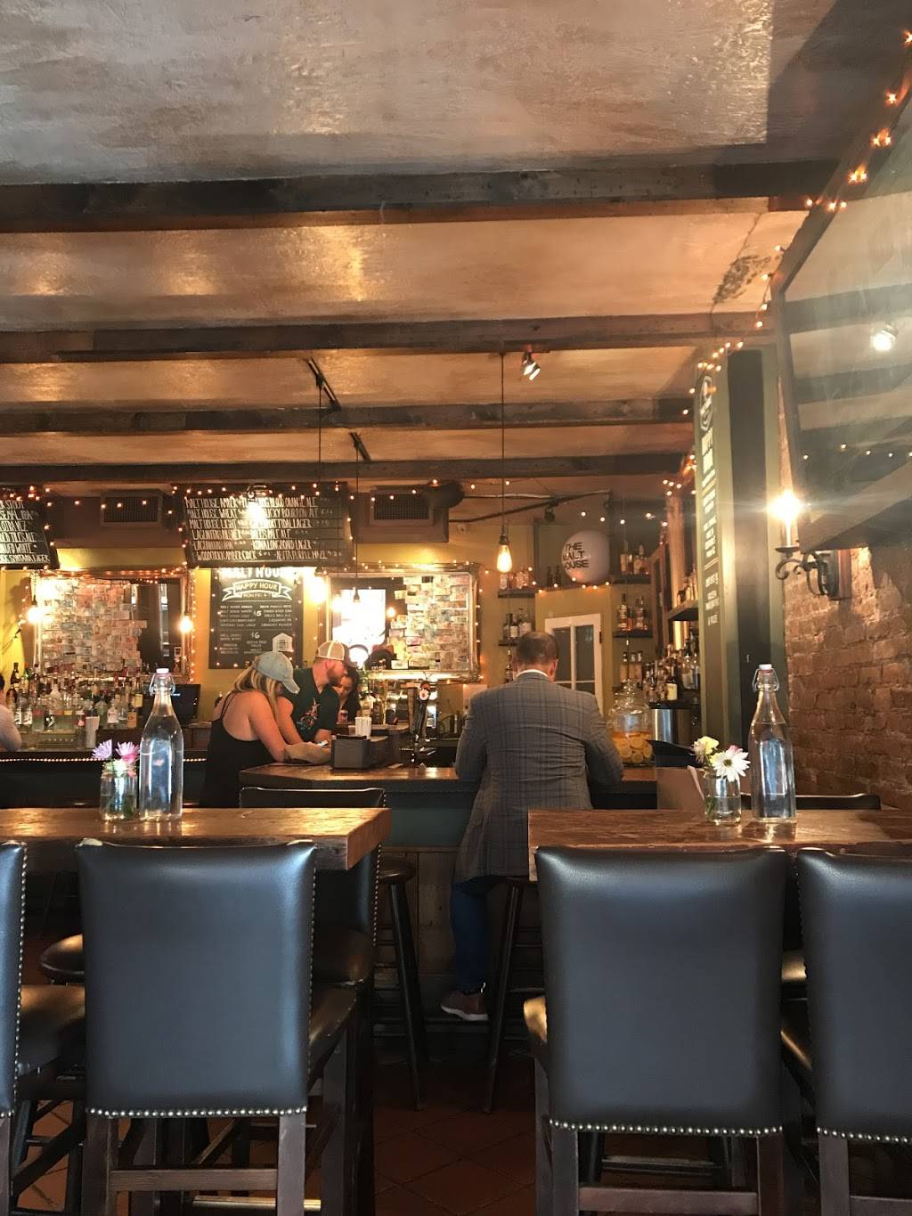 The Malt House | restaurant | 206 Thompson St, New York, NY 10012, USA | 2122287713 OR +1 212-228-7713