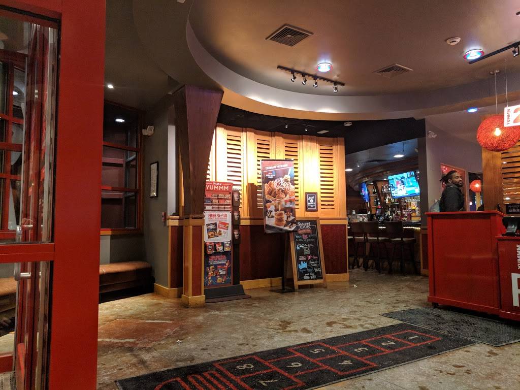 Red Robin Gourmet Burgers and Brews | restaurant | 6522 Monona Dr, Monona, WI 53716, USA | 6082231390 OR +1 608-223-1390