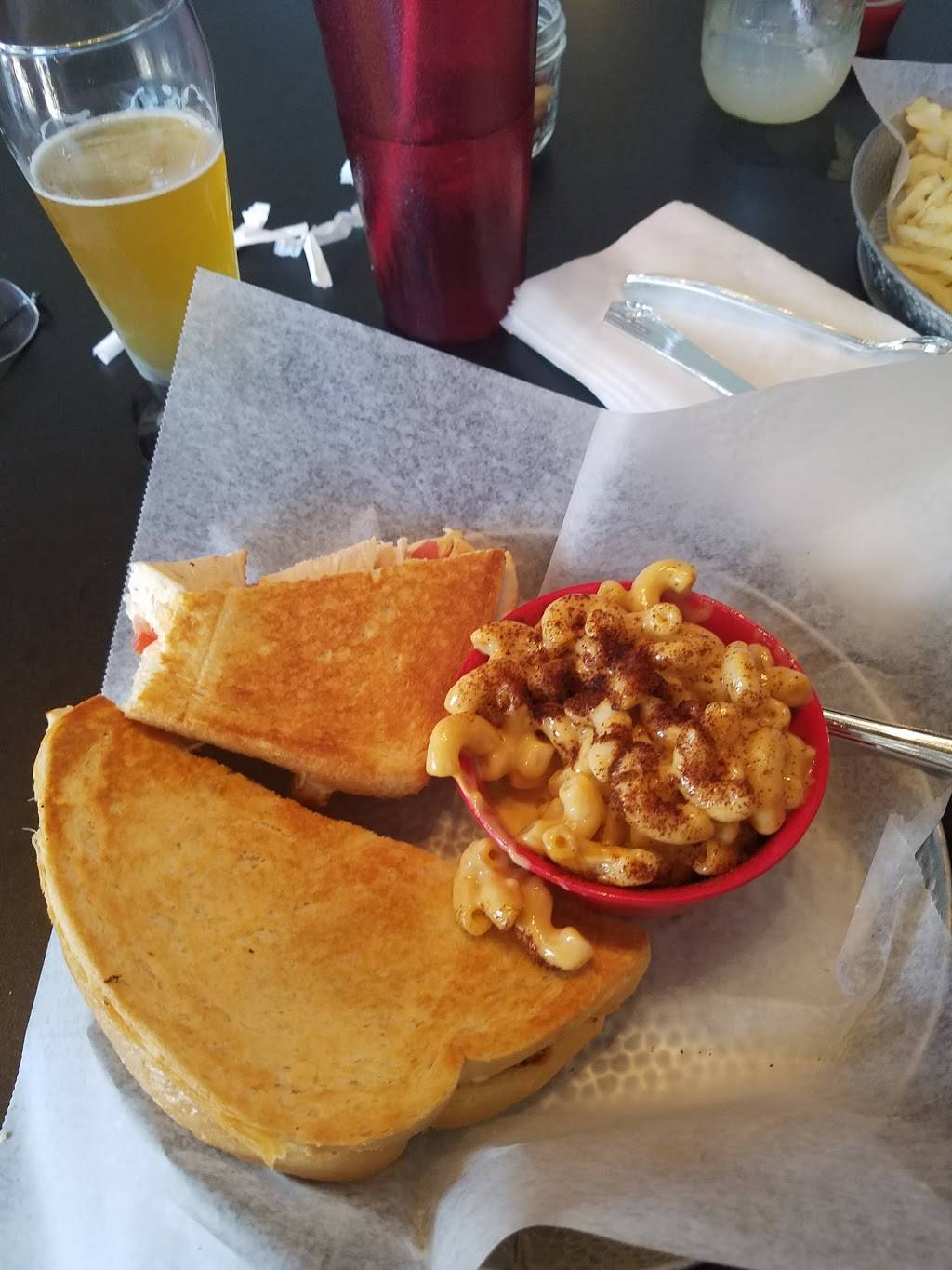 New Albanian Brewing Company Bank Street Brewhouse | restaurant | 415 Bank St, New Albany, IN 47150, USA | 81294425773 OR +1 812-944-2577 ext. 3