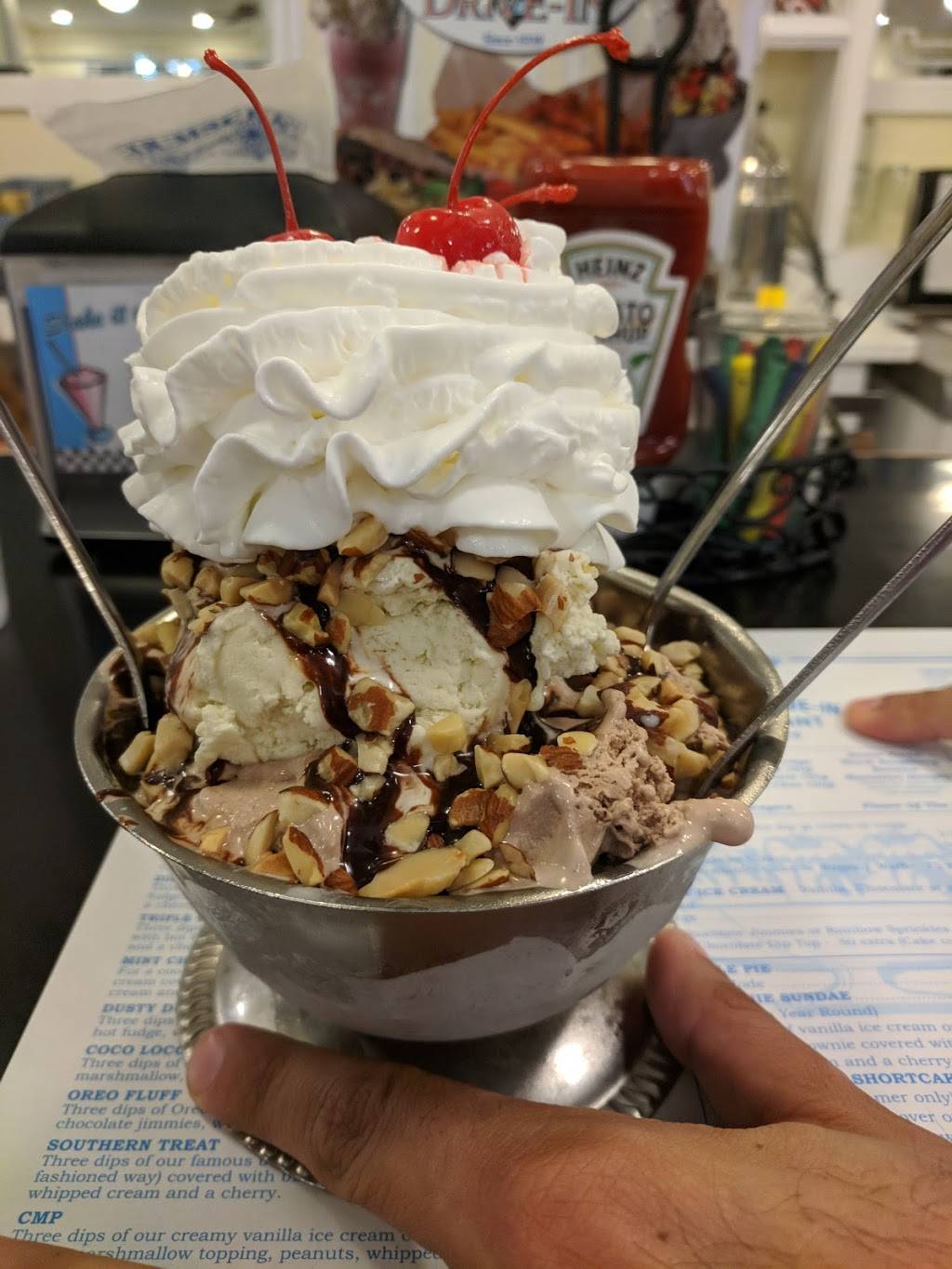 Dumsers Dairyland Drive-In | restaurant | 4901 Coastal Hwy, Ocean City, MD 21842, USA | 4105241588 OR +1 410-524-1588