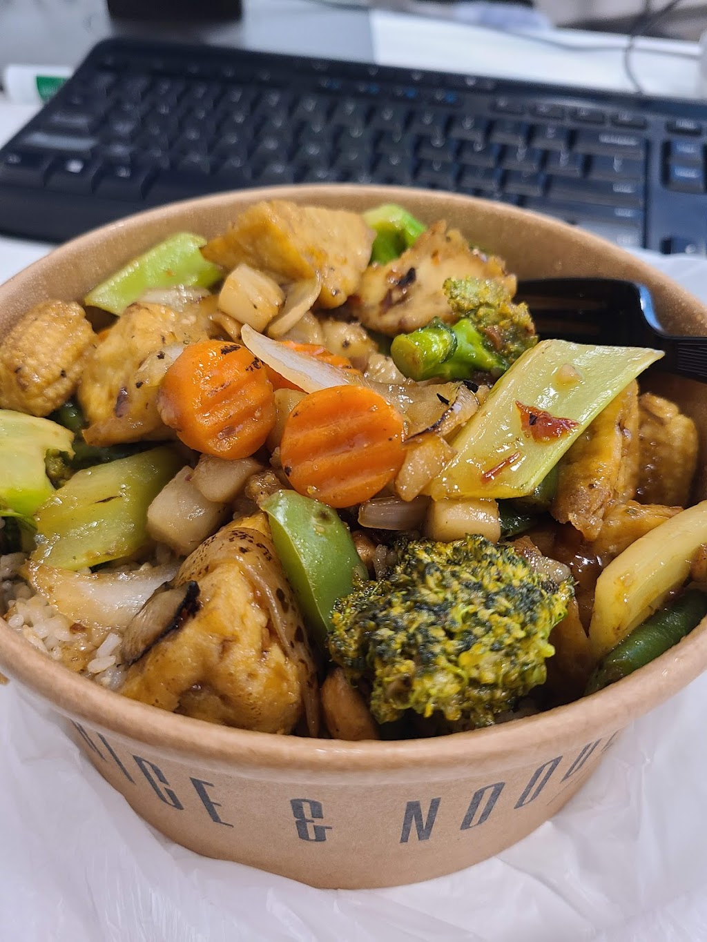 Rice & Noodles Chinese Kitchen | restaurant | Food Court, 15600 NE 8th St, Bellevue, WA 98008, USA | 4252094970 OR +1 425-209-4970