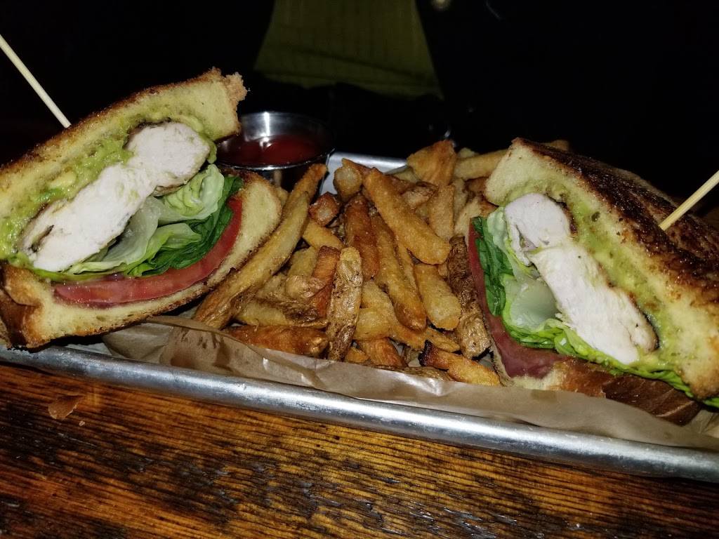 The Playwright Bar | restaurant | 658 E Broadway, South Boston, MA 02127, USA | 6172692537 OR +1 617-269-2537