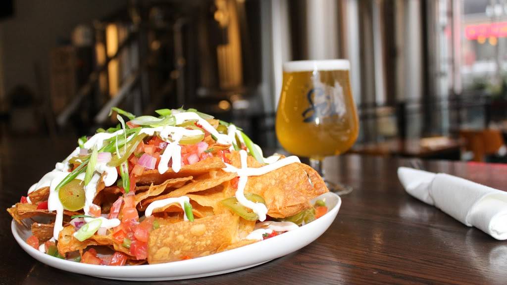 The Six Brewhouse | restaurant | 777 Dundas St W, Toronto, ON M6J 1V2, Canada | 6473500404 OR +1 647-350-0404