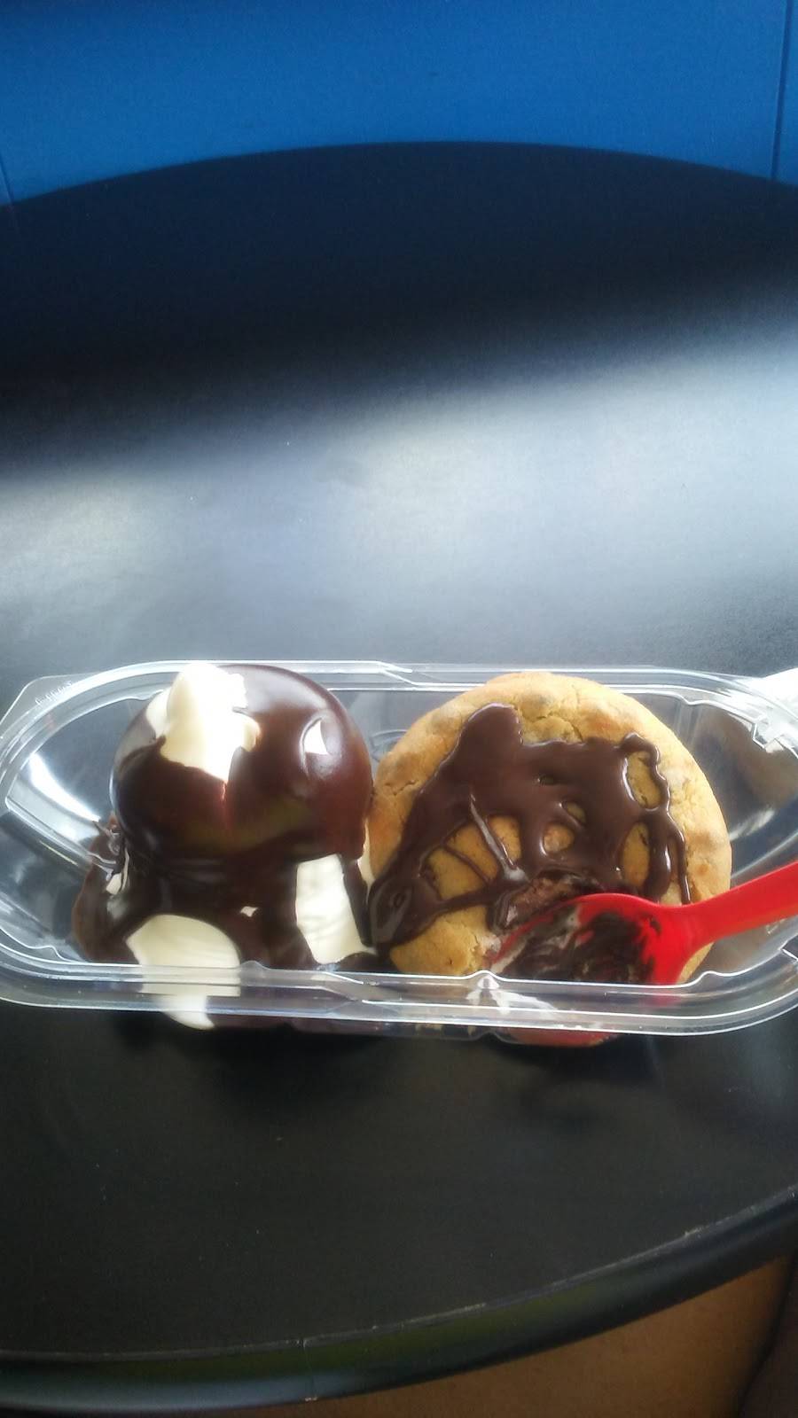 Dairy Queen Store | restaurant | 1270 Maple Ave, Zanesville, OH 43701, USA | 7404525680 OR +1 740-452-5680