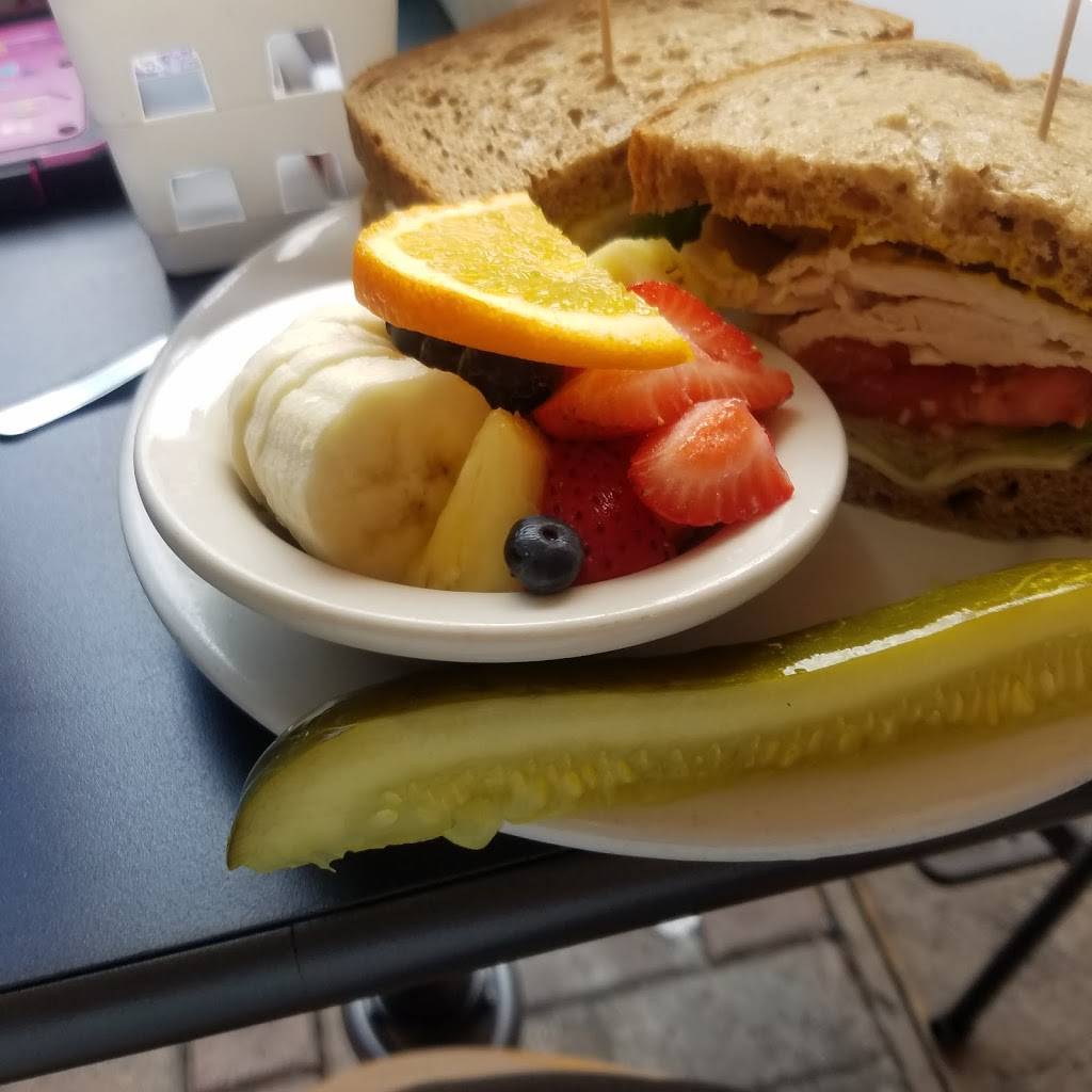 Robins Downtown Cafe | cafe | 428 12th St W, Bradenton, FL 34205, USA | 9417478899 OR +1 941-747-8899