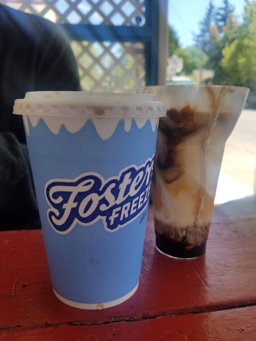 Fosters Freeze | restaurant | 1400 4th St, Santa Rosa, CA 95404, USA | 7075767028 OR +1 707-576-7028
