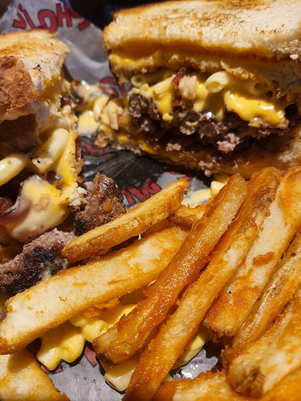 Mugshots Grill and Bar - Mobile, AL | restaurant | 6255 Airport Blvd, Mobile, AL 36608, USA | 2514472514 OR +1 251-447-2514