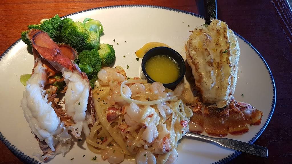 Red Lobster | restaurant | 8003 Golden Sky Ln, Orlando, FL 32809, USA | 4074386627 OR +1 407-438-6627