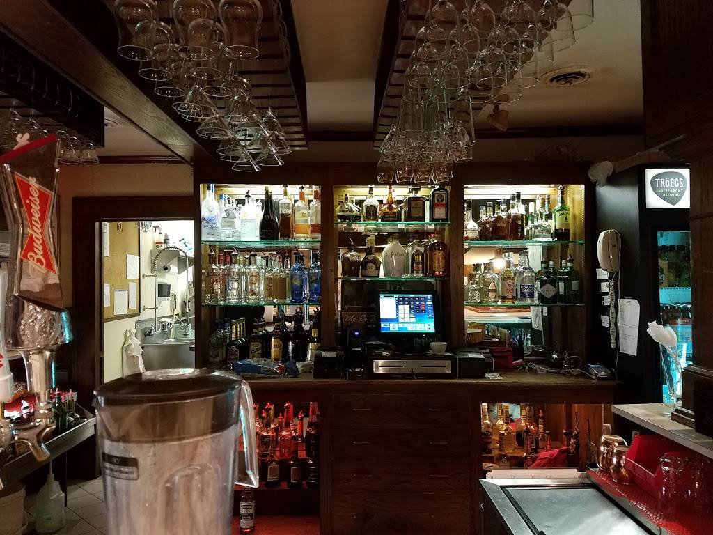 Mr. Es Tavern & Fine Food | restaurant | 313 W Kings Hwy, Coatesville, PA 19320, USA | 6103844356 OR +1 610-384-4356