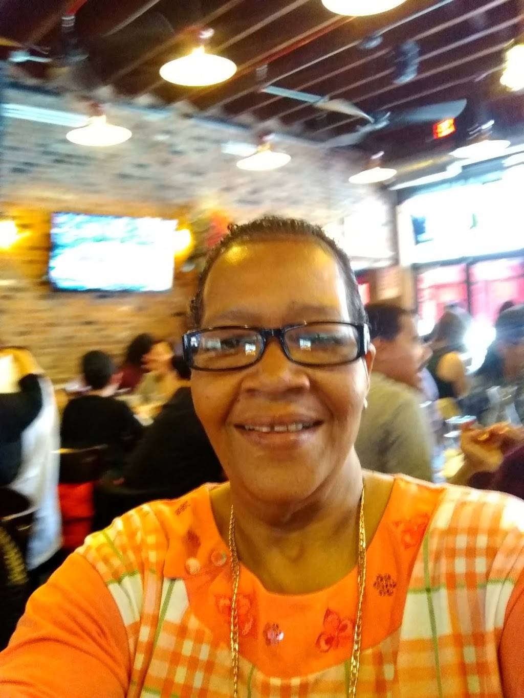 Inwood Bar & Grill | restaurant | 4892 Broadway, New York, NY 10034, USA | 2123043704 OR +1 212-304-3704