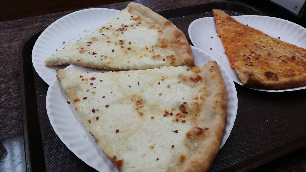 Carlos Pizza Of Port Washington | restaurant | 109 Main St, Port Washington, NY 11050, USA | 5169449754 OR +1 516-944-9754