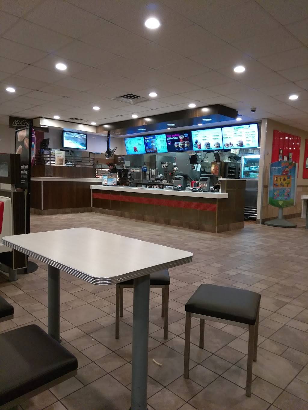 McDonalds | cafe | 5225 S Palo Verde Rd, Tucson, AZ 85706, USA | 5207411634 OR +1 520-741-1634