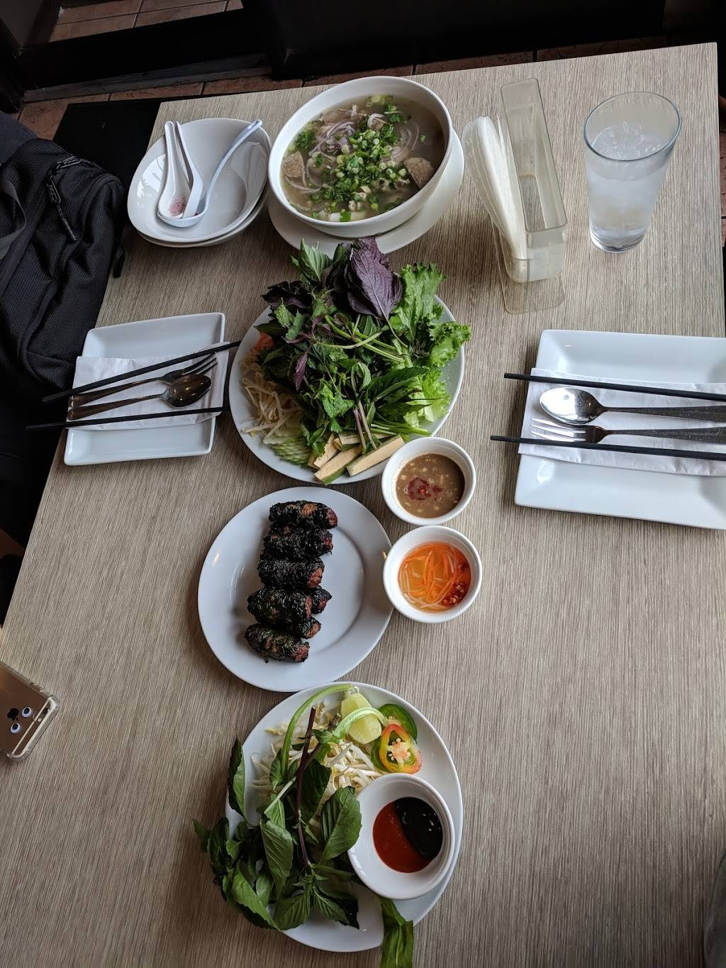 Hai Yen Restaurant | restaurant | 1055 W Argyle St # 1, Chicago, IL 60640, USA | 7735614077 OR +1 773-561-4077