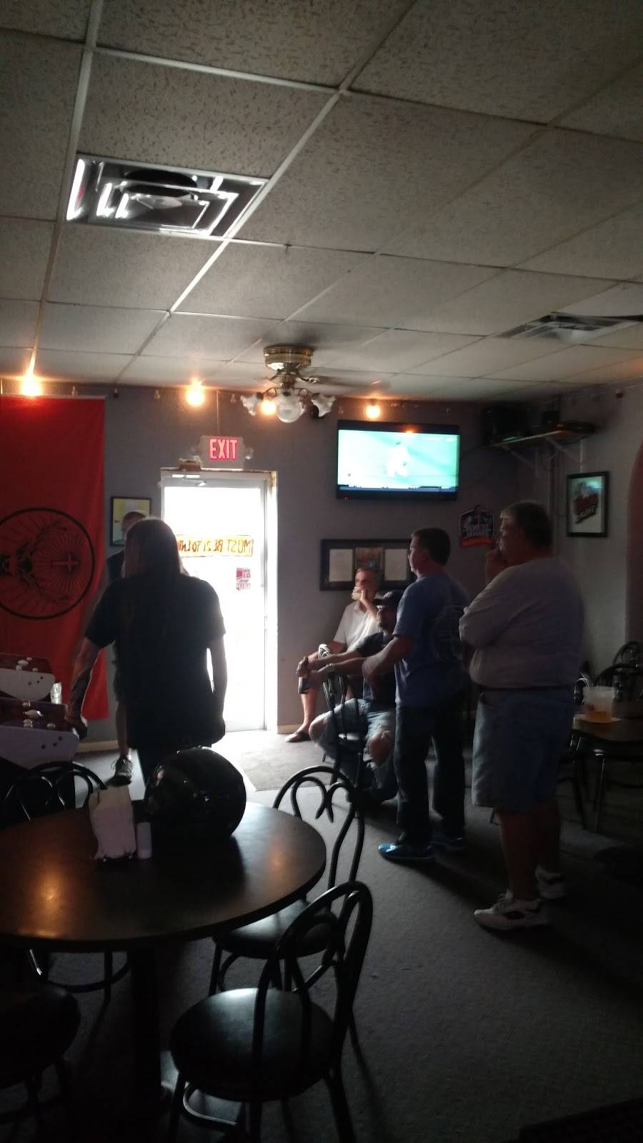 Y-Not Pizza | restaurant | 45 E Main St, New Palestine, IN 46163, USA | 3178615225 OR +1 317-861-5225