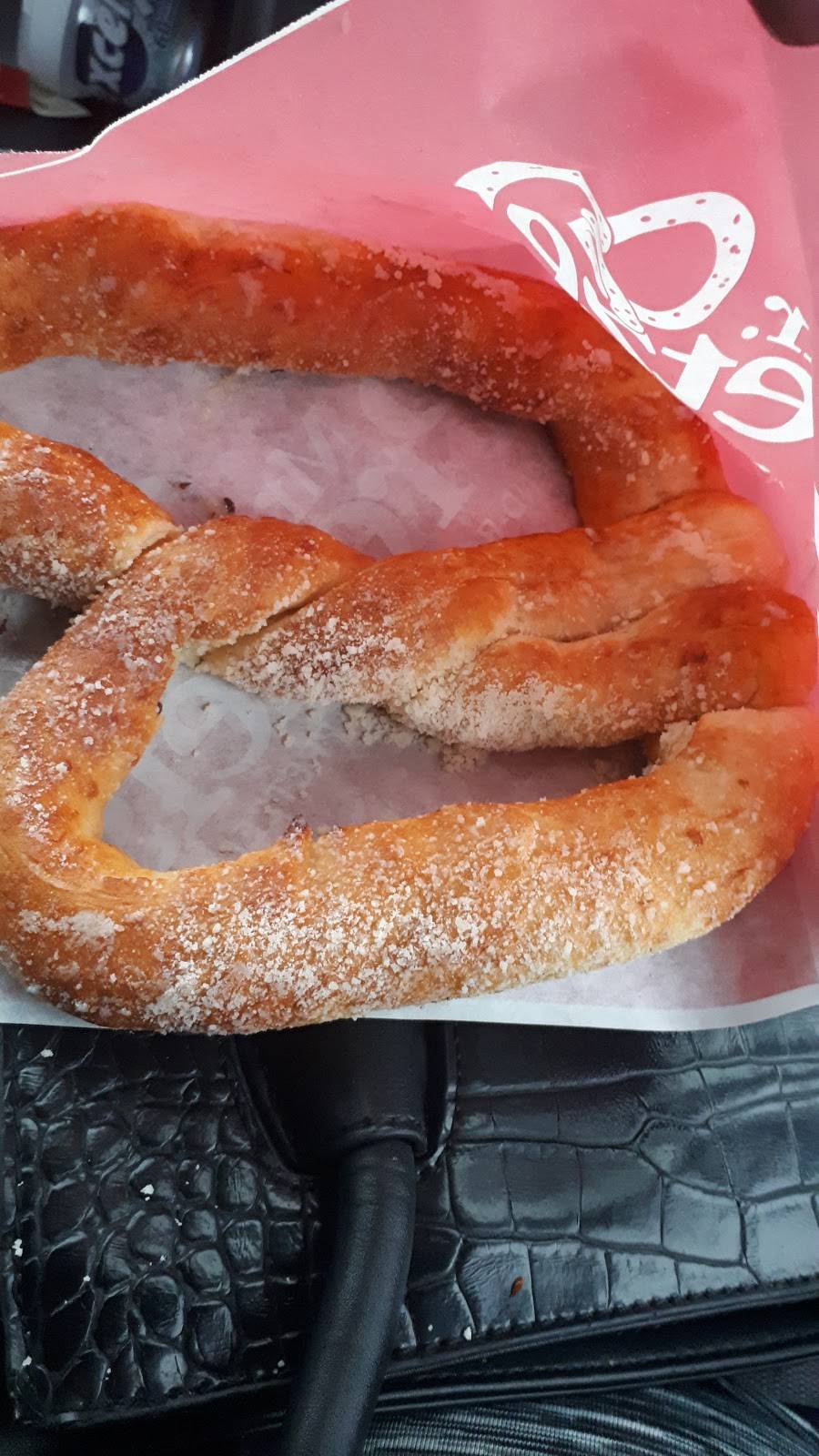 Mr.Pretzels | restaurant | 500 King St N, Waterloo, ON N2J 4C6, Canada | 5198842767 OR +1 519-884-2767