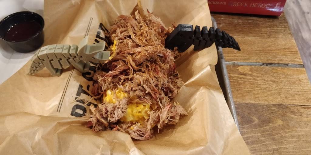 Dickeys Barbecue Pit | restaurant | 10005 W McDowell Rd, Avondale, AZ 85392, USA | 6239362011 OR +1 623-936-2011