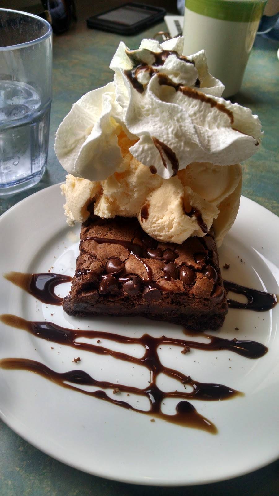 Van Dam Diner | restaurant | 4555 Van Dam St, Long Island City, NY 11101, USA | 7183928371 OR +1 718-392-8371