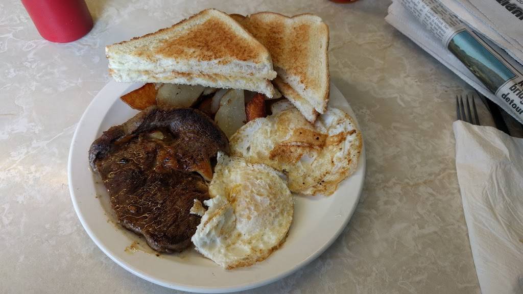 Donges Drive-In and Motel | restaurant | 100 Center St, Meyersdale, PA 15552, USA | 8146345710 OR +1 814-634-5710