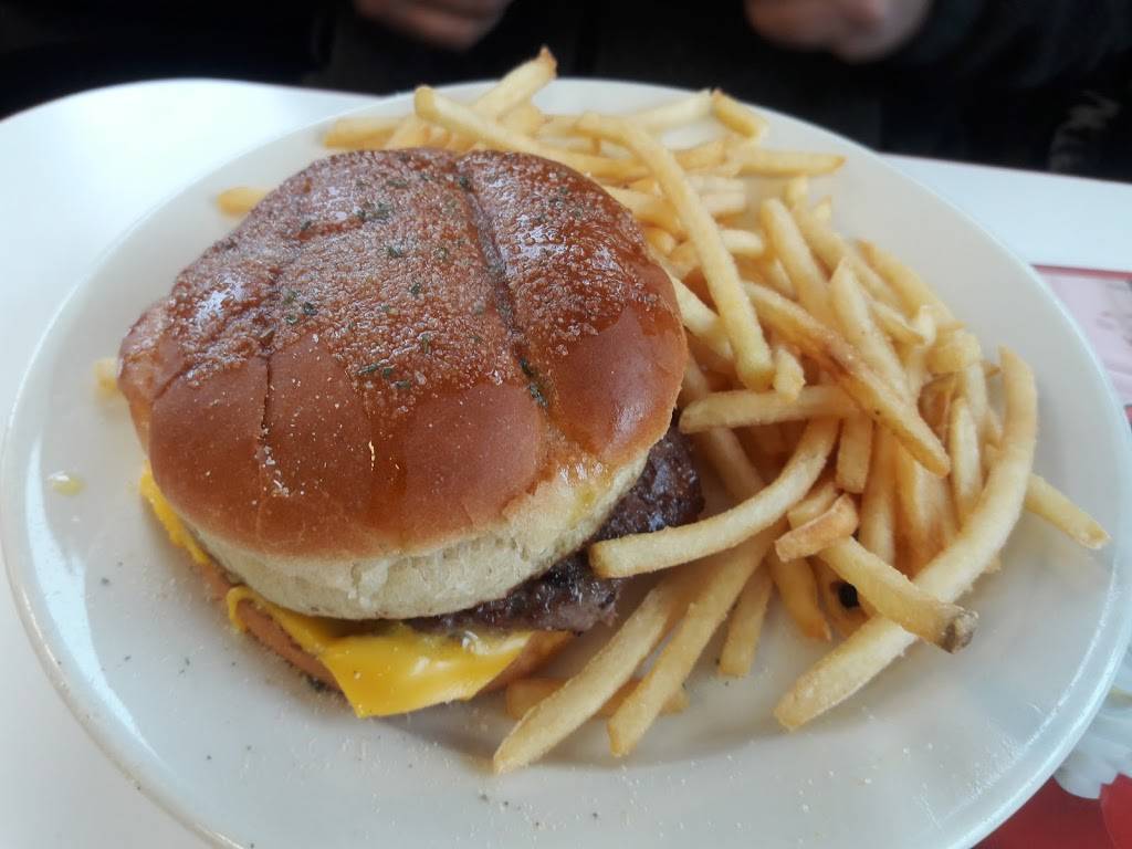 Steak n Shake | restaurant | 3488 Alpine Ave NW, Grand Rapids, MI 49544, USA | 6167857082 OR +1 616-785-7082