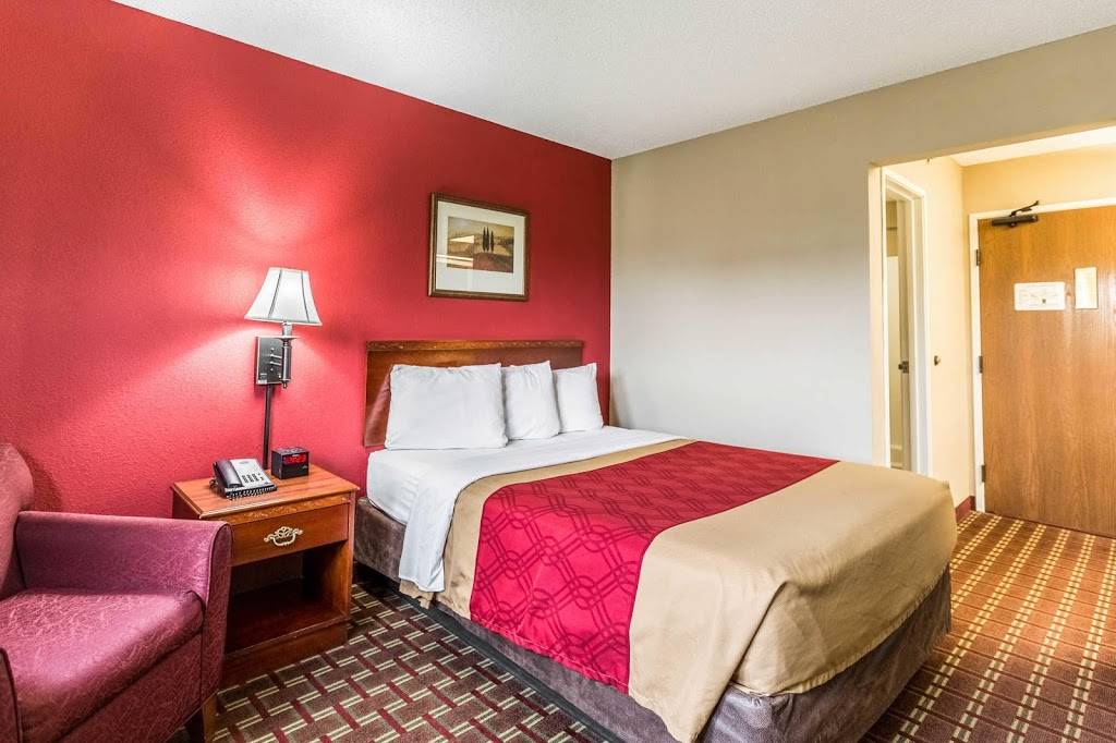 Econo Lodge | restaurant | 100 Howard Dr, Shelbyville, KY 40065, USA | 5026335771 OR +1 502-633-5771