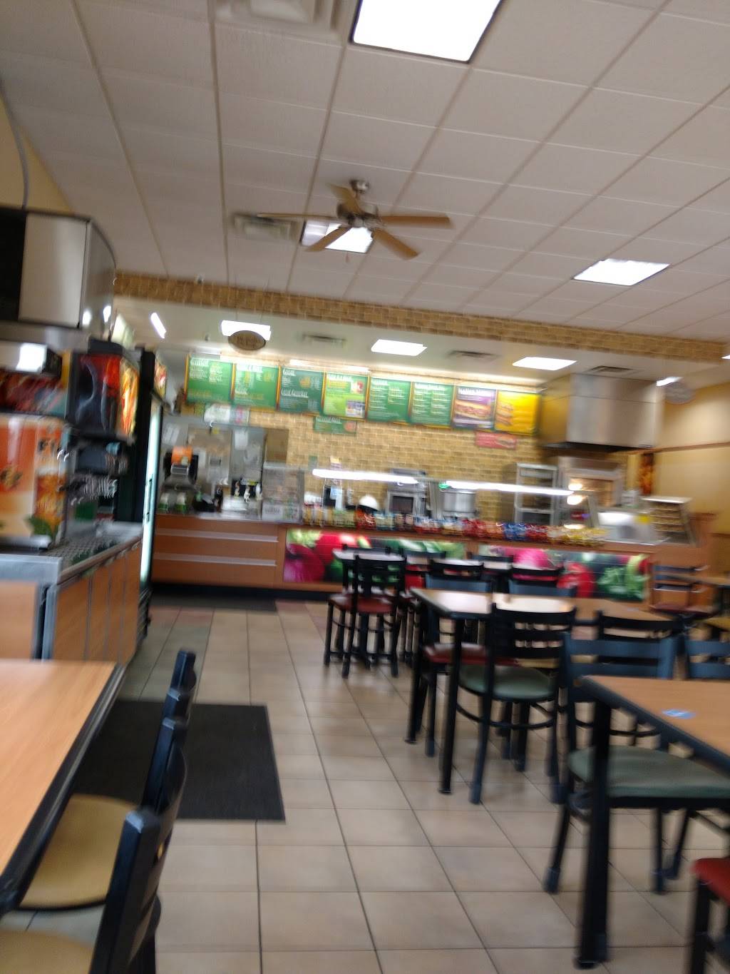 Subway | restaurant | 500 W Main St, Teutopolis, IL 62467, USA | 2178571400 OR +1 217-857-1400