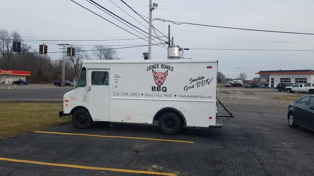 Jones Bones BBQ & Grub | restaurant | 35015 E Royalton Rd, Grafton, OH 44044, USA | 4404202210 OR +1 440-420-2210