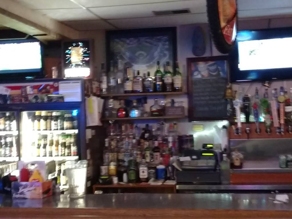 Lunkers | restaurant | 104 S Linden St, Normal, IL 61761, USA | 3094513474 OR +1 309-451-3474