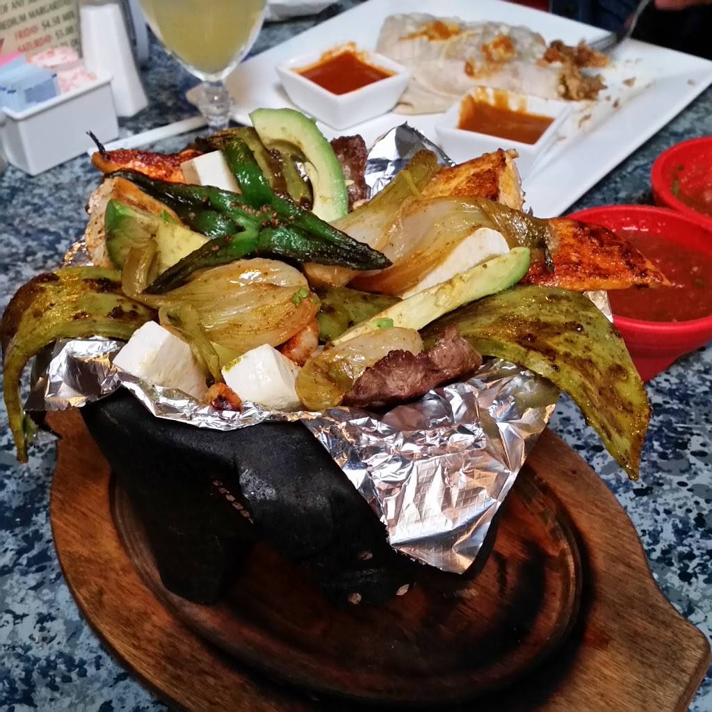 Mariachi Mexican Restaurant Bar and Grill | restaurant | 1818 W War Memorial Dr, Peoria, IL 61614, USA | 3094313109 OR +1 309-431-3109