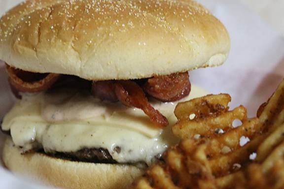 Maple Grove Grill | restaurant | 72040 M-43, South Haven, MI 49090, USA | 2696379913 OR +1 269-637-9913