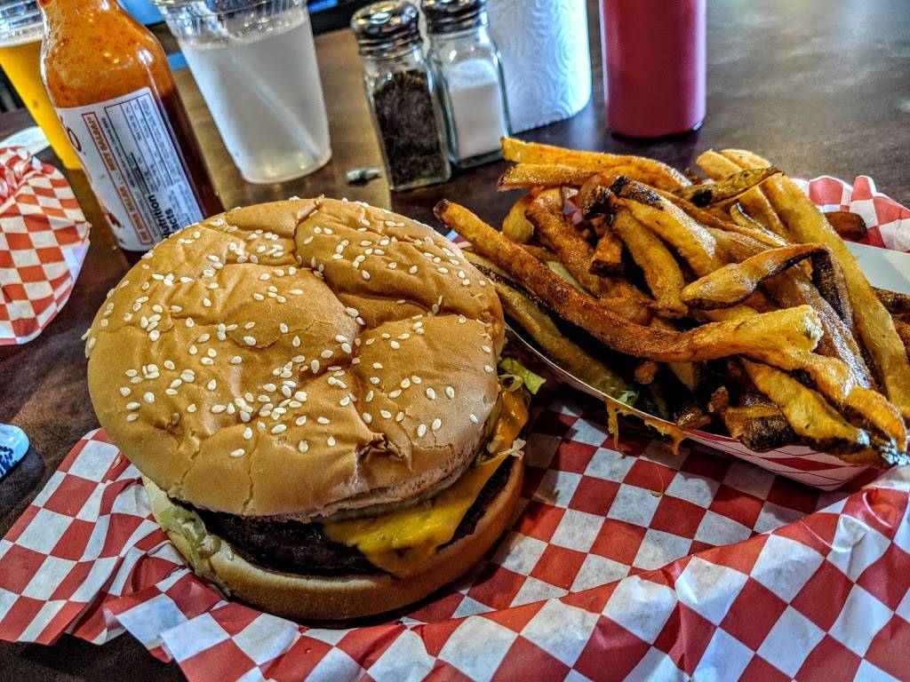 Big Bobs Burgers | restaurant | 447 W Hildebrand Ave, San Antonio, TX 78212, USA | 2107342627 OR +1 210-734-2627