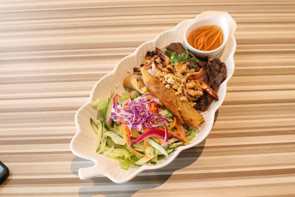 Pham Le Kitchen | restaurant | 1261 Stittsville Main St, Stittsville, ON K2S 2E4, Canada | 6134351018 OR +1 613-435-1018