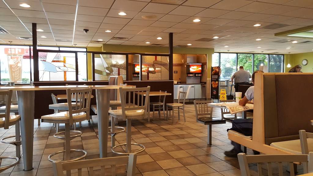 McDonalds | cafe | 3350 Preston Hwy, Louisville, KY 40213, USA | 5023687940 OR +1 502-368-7940