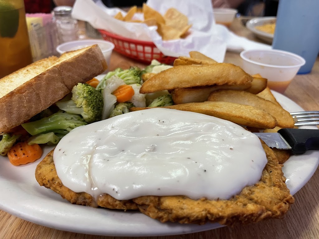 Chapitas Restaurant | restaurant | 1635 N 77 Sunshine Strip, Harlingen, TX 78550, USA | 9564128334 OR +1 956-412-8334