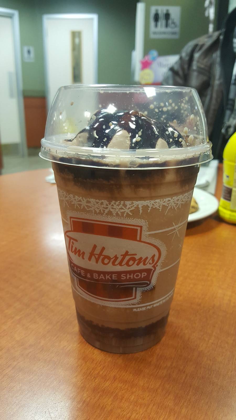 Tim Hortons | restaurant | 594 Broadway, Bangor, ME 04401, USA | 2072620171 OR +1 207-262-0171