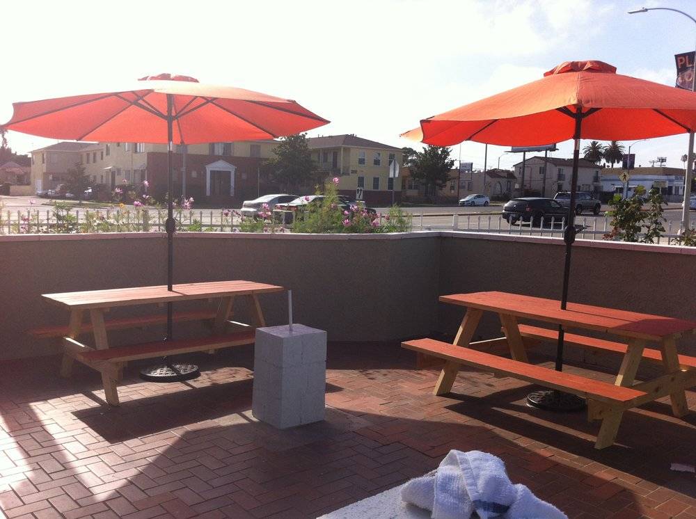 Jordans Hot Dogs | meal takeaway | 5960 Crenshaw Blvd, Los Angeles, CA 90043, USA | 3232993647 OR +1 323-299-3647