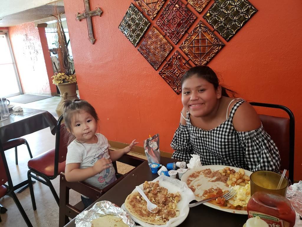 Paulinas Mexican Restaurant | restaurant | 1438 W Hutchins Pl, San Antonio, TX 78221, USA | 2109282499 OR +1 210-928-2499