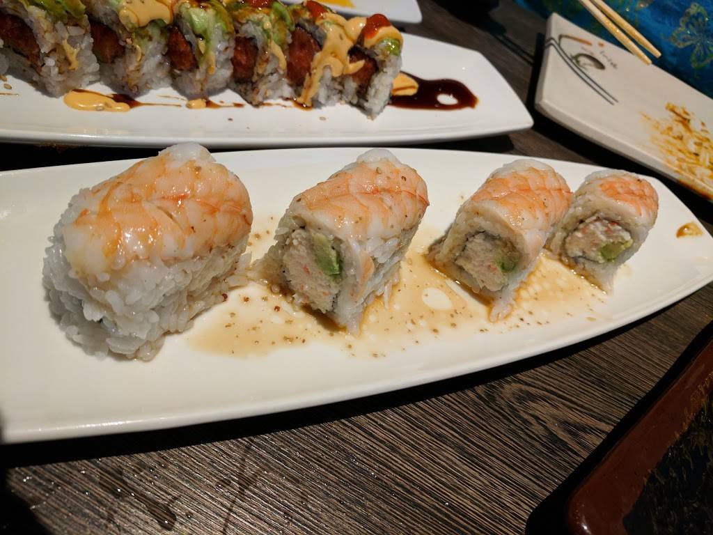 Xevichez Sushi Bar | restaurant | 24250 Town Center Dr #180, Santa Clarita, CA 91355, USA | 6612881477 OR +1 661-288-1477