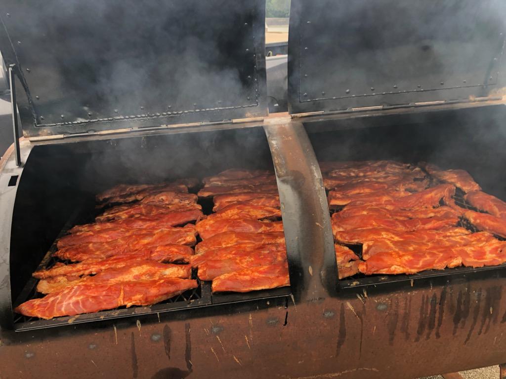 Smokin Willies BBQ | restaurant | 571 E North St, Galesburg, IL 61401, USA | 3093689099 OR +1 309-368-9099