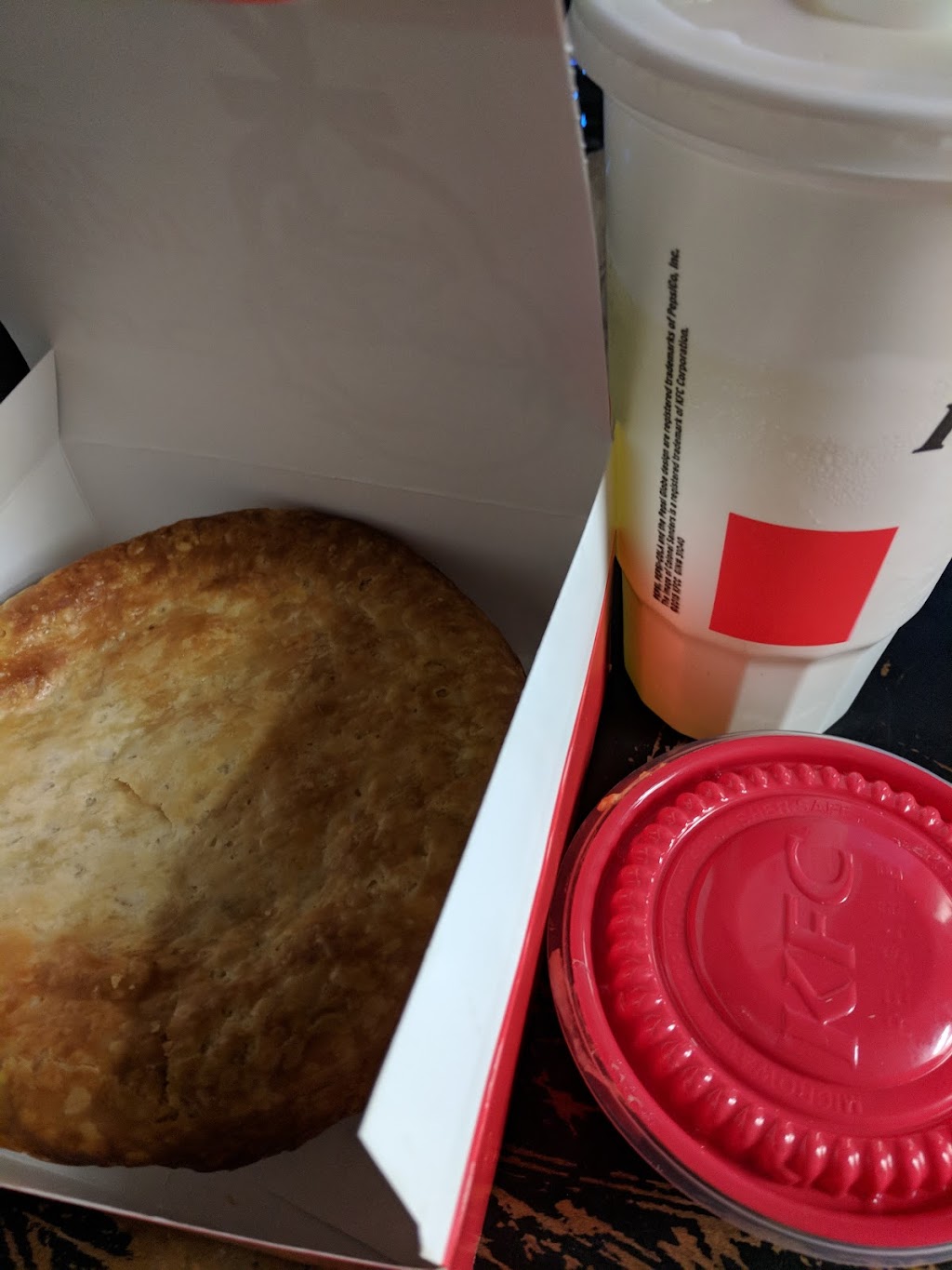 KFC | restaurant | 1001 W Washington St, Marquette, MI 49855, USA | 9062267728 OR +1 906-226-7728